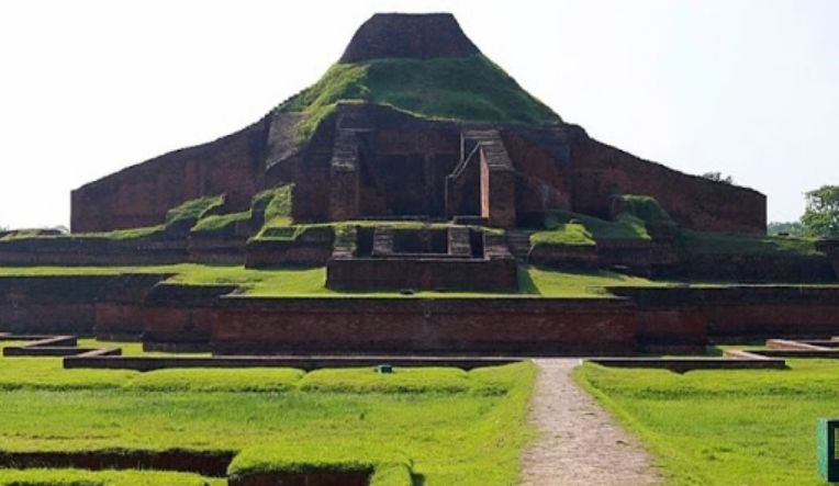 প্রাচীন বাংলার গুরুত্বপূর্ণ রাজবংশ ও শাসন বাবস্থার একটি বিশ্লেষণ কর